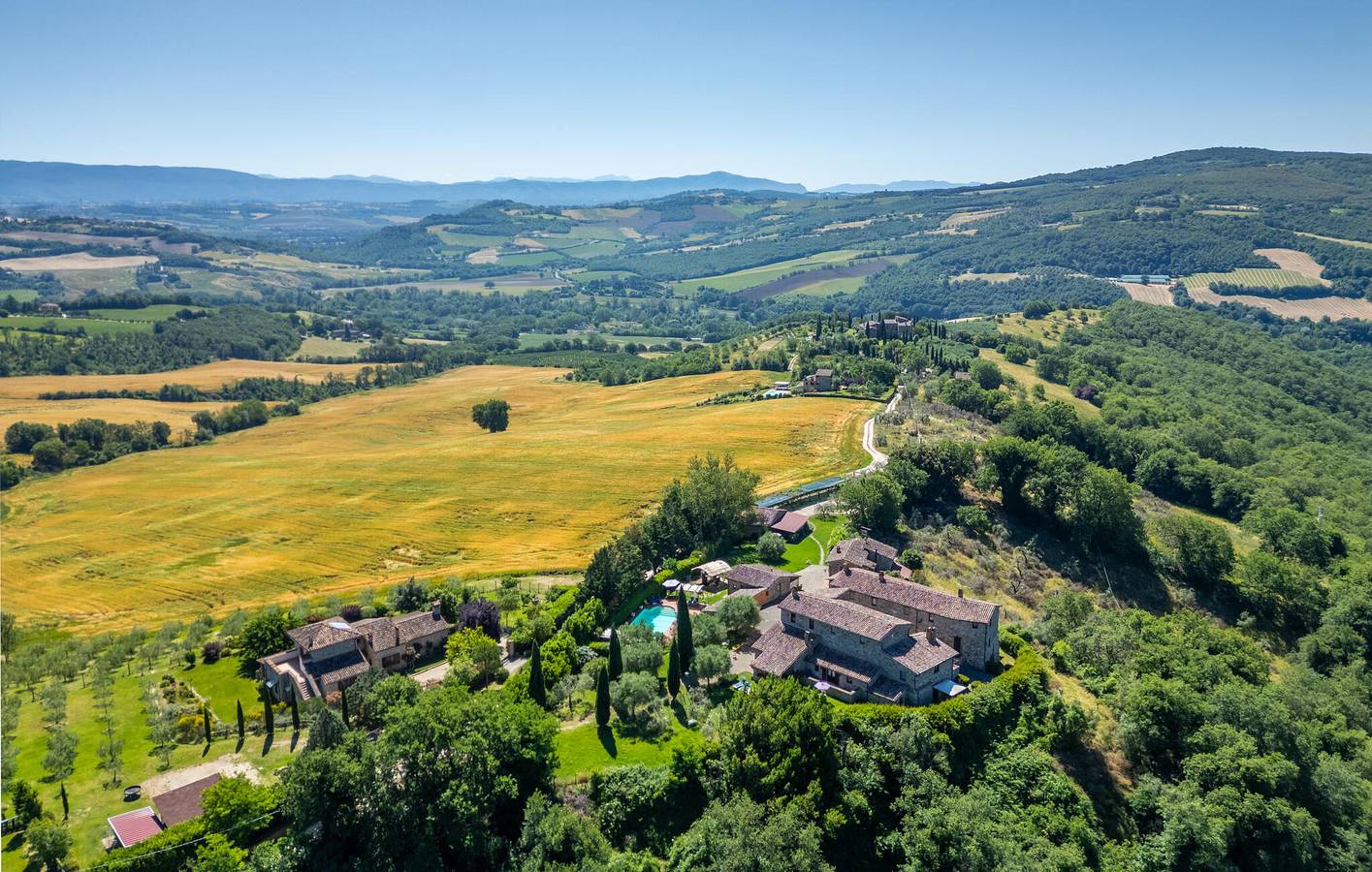 Apartamento vacacional entero, Apartamento junto al río con piscina, aparcamiento y jardín in Todi, Provincia de Perugia