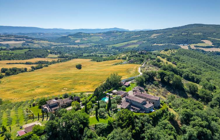 Appartamento intero, Appartamento con piscina, parcheggio e giardino in riva al fiume in Todi, Perugia e dintorni