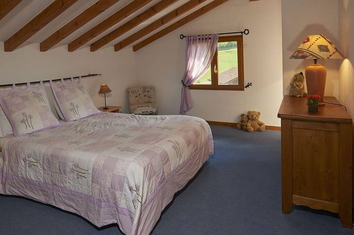 Gîte pour 10 personnes, avec jardin dans Longefoy - 3