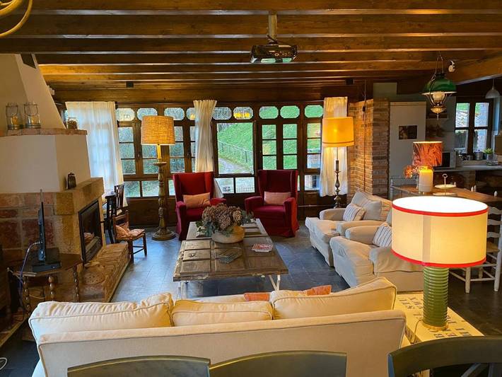 Casa rural para 14 personas, con Terraza además de Jardín y Vistas en Pruneda