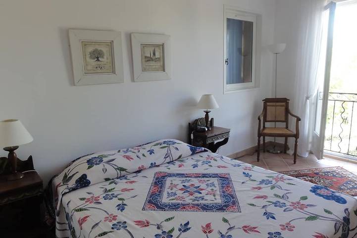 Location de vacances pour 7 personnes, avec terrasse ainsi que piscine et jardin dans Golf de Pont Royal - 3