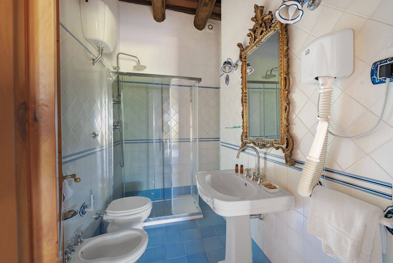 Villa Chianti with exclusive pool and typical barn in Panzano In Chianti, Chianti