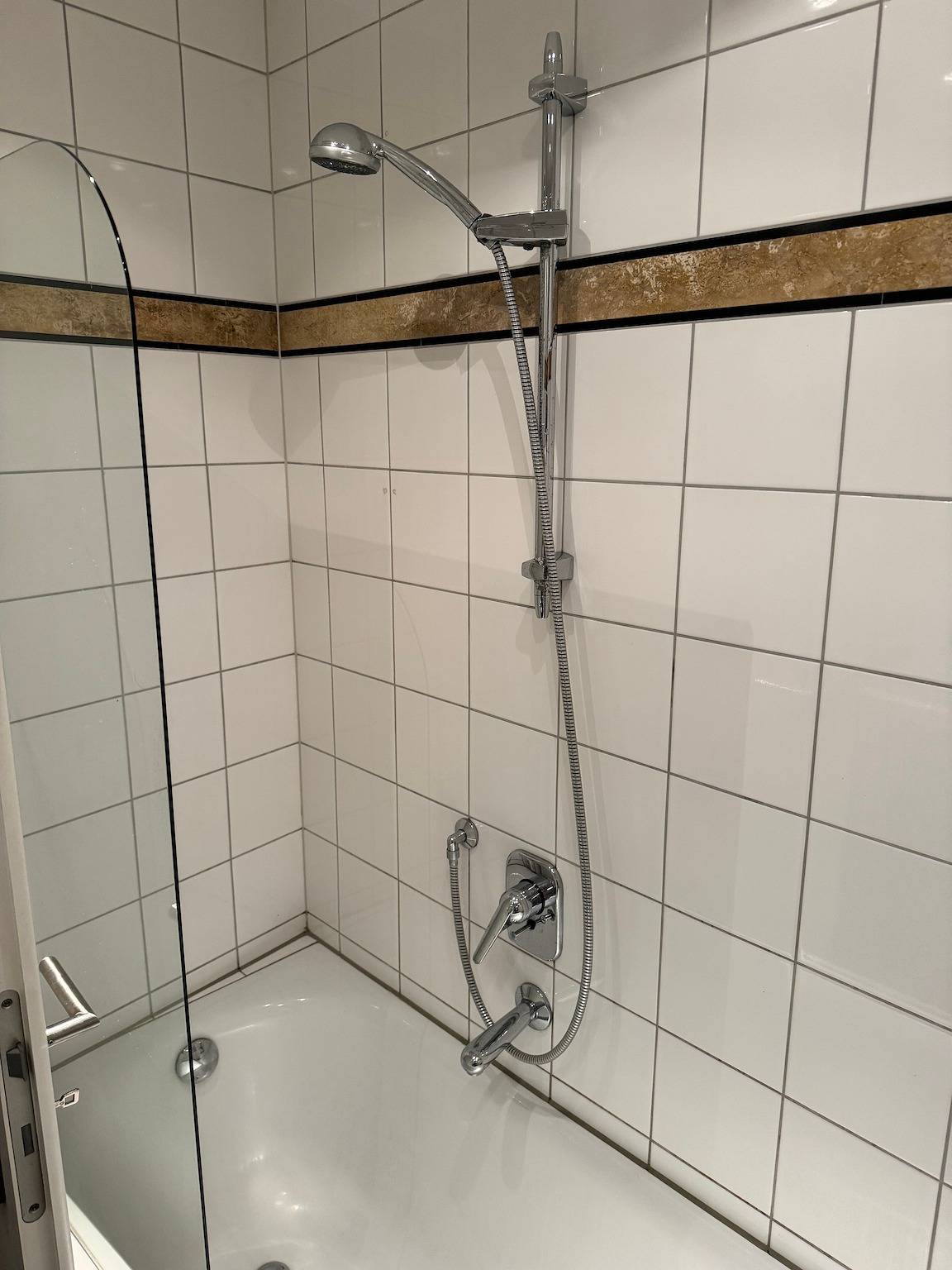 Apartamento entero, Apartamento "Obere Beutau, Esslingen" con terraza compartida y Wi-Fi in Esslingen, Distrito de Esslingen