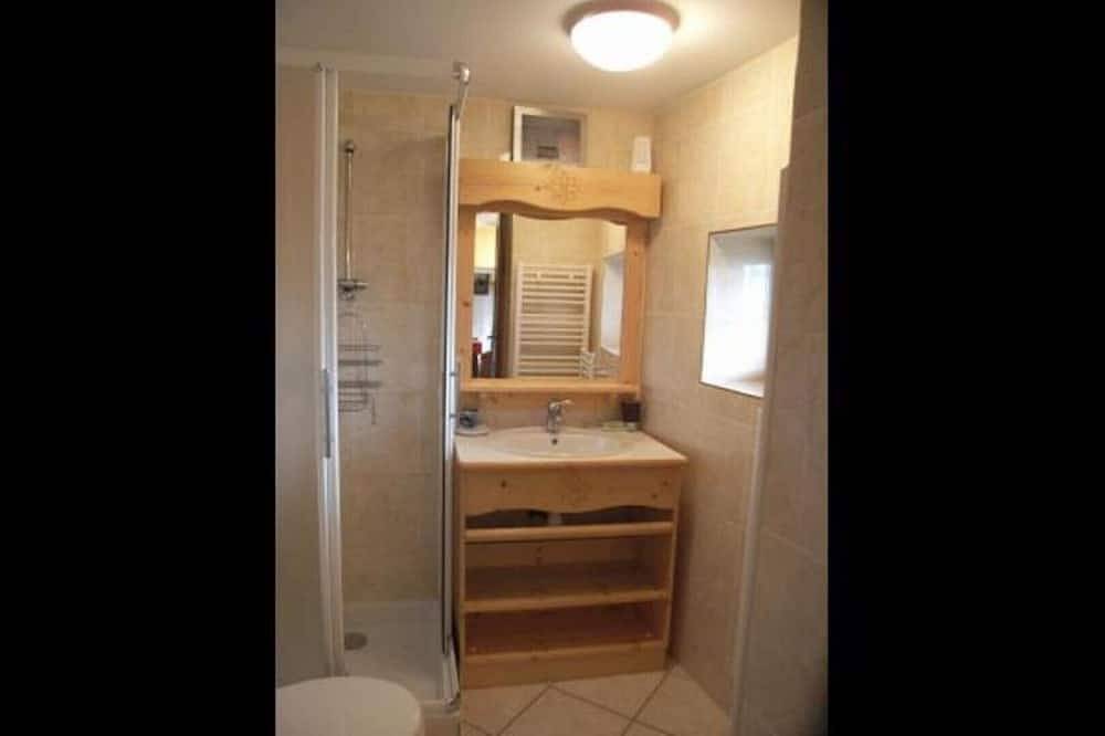 Chalet édelweiss, 4/5pers,terrace,Savoie, mountain, 2 bedrooms, 3*, France in Saint-Jean-d'Arves, Región de Saint-Jean-de-Maurienne