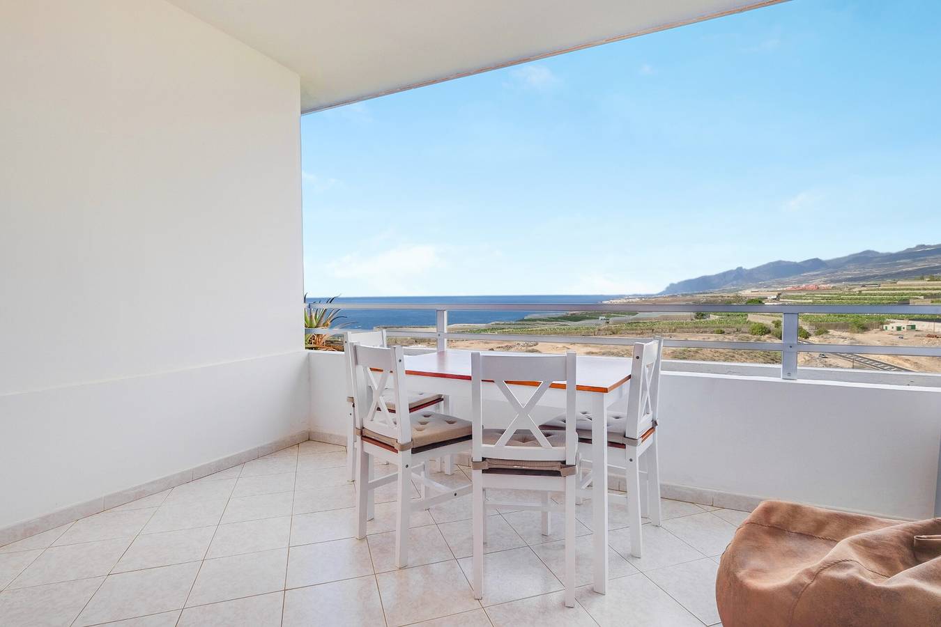 Ganze Wohnung, Moderne Ferienwohnung "Mar Azul Vista Mar" mit Meerblick, Wlan, Terrasse und Gemeinschaftspool in Marazul, Adeje