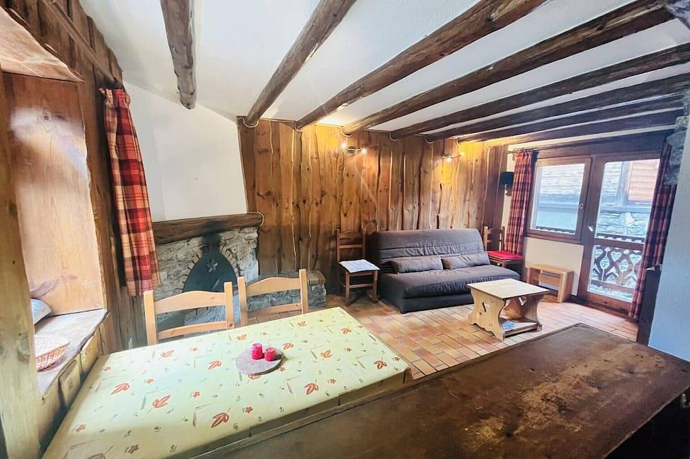 Chalet de Charme en Plein Cœur de Montchavin in La Plagne, Bellentre