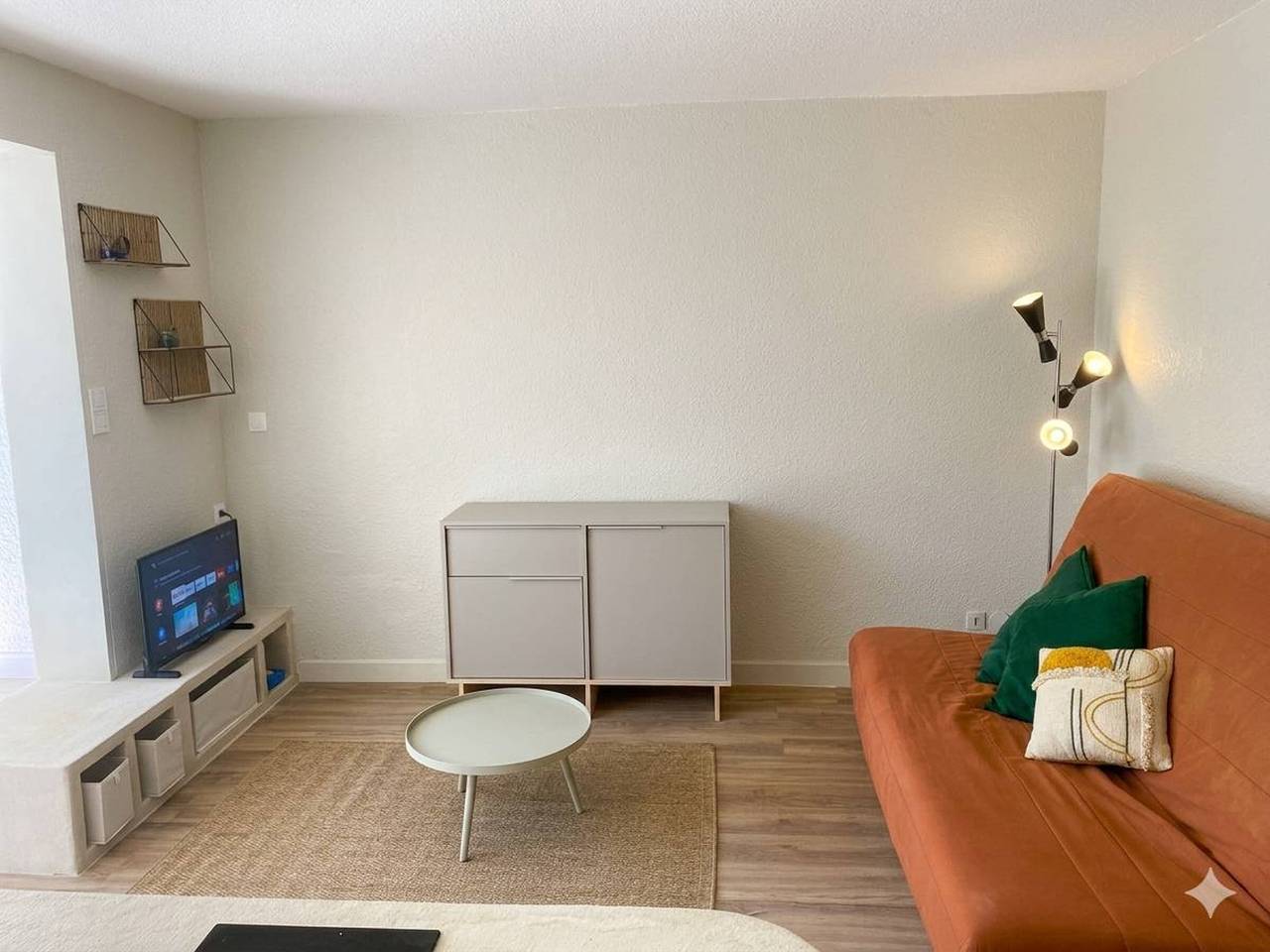 Ganze Wohnung, Gemütliche 2-Zimmer-Wohnung mit Garten, 150m vom Strand, 4 Personen, Parkplatz, Süd Ausrichtung in Valras-Plage, Mittelmeerküste (Frankreich)