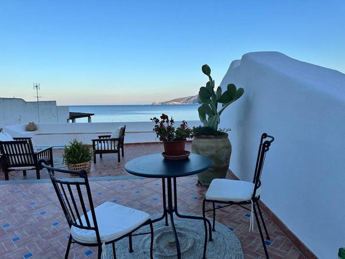 Chambre d’hôte pour 3 personnes, avec jardin et terrasse, animaux acceptés à Santa Marina Salina - 3