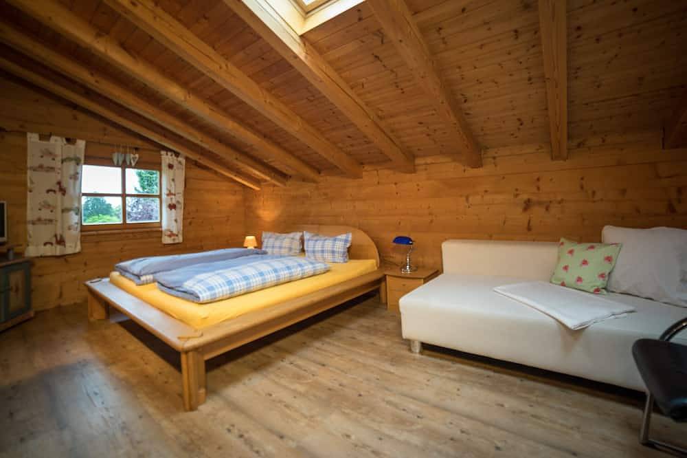 Ganze Wohnung, Apartments in a log cabin with charm, proximity to the lake, fantastic views in Seehausen am Staffelsee, Das Blaue Land