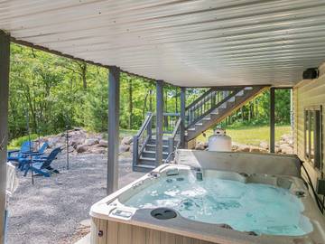 Vacation Rental for 12 Guests in Albrightsville, Hickory Run State Park, Picture 4