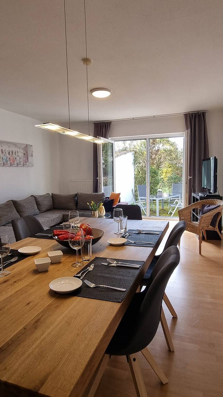 Geheel vakantieappartement, Vakantieappartement voor 6 personen met terras in Bezirk Halberg, Saarbrücken