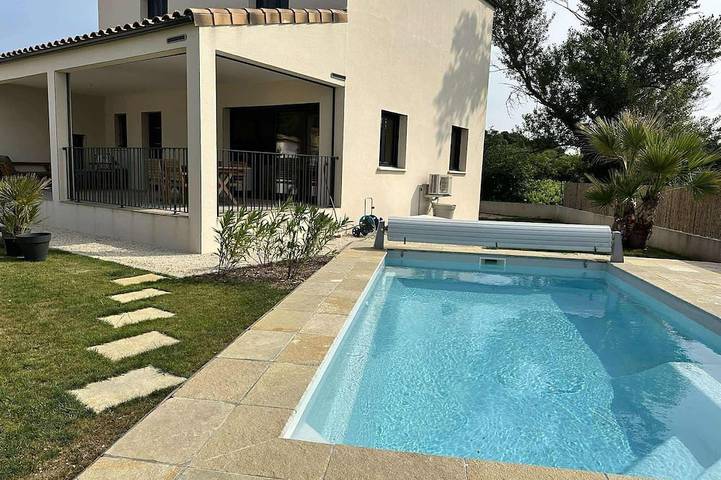 Maison de vacances pour 8 personnes, avec piscine à Vallon-Pont-d'Arc