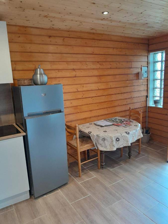 Two-Bedroom Chalet in Le Mesnil-sous-Jumièges, Région de Rouen