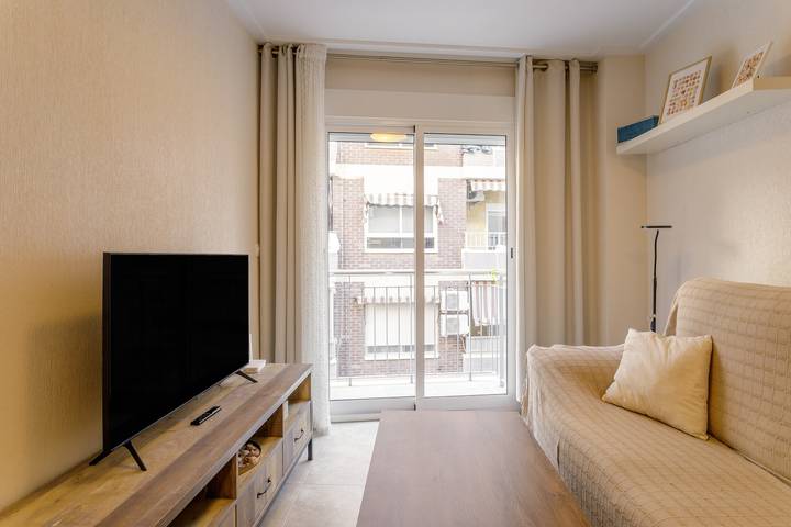 Apartamento entero, Apartamento 'Antina 12 en Santa Pola' con terraza privada, Wi-Fi y aire acondicionado in Santiago Bernabeu, Santa Pola