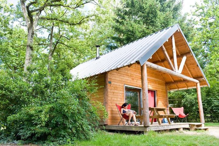 Camping pour 5 personnes, avec Terrasse et Piscine