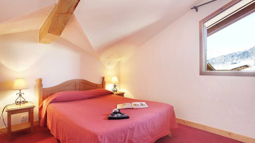 Location de vacances pour 8 personnes, avec piscine et balcon/terrasse, animaux acceptés à Notre-Dame-de-Bellecombe