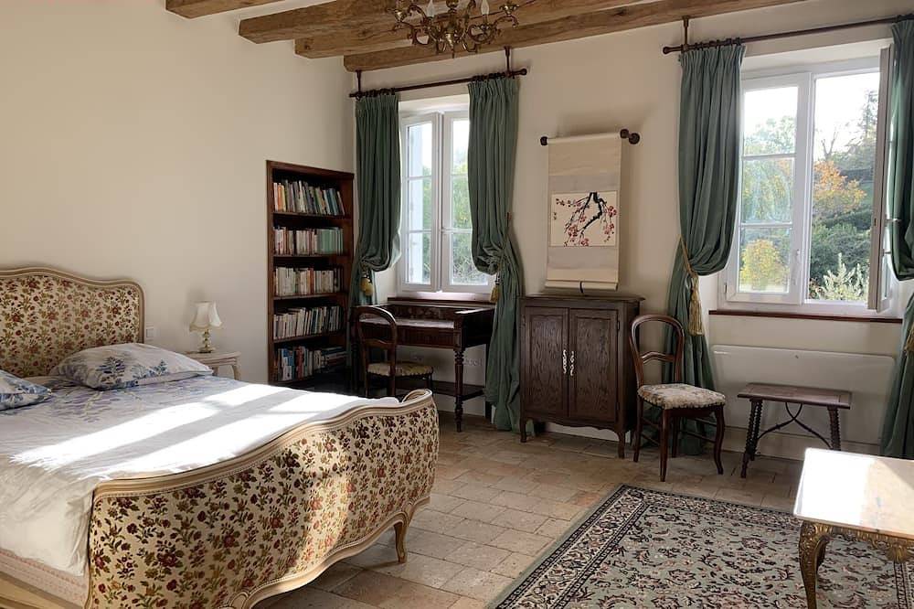 Leonardo at our 'Clos Lussault' near Amboise in the Loire Valley in Lussault-sur-Loire, Tours und Umgebung