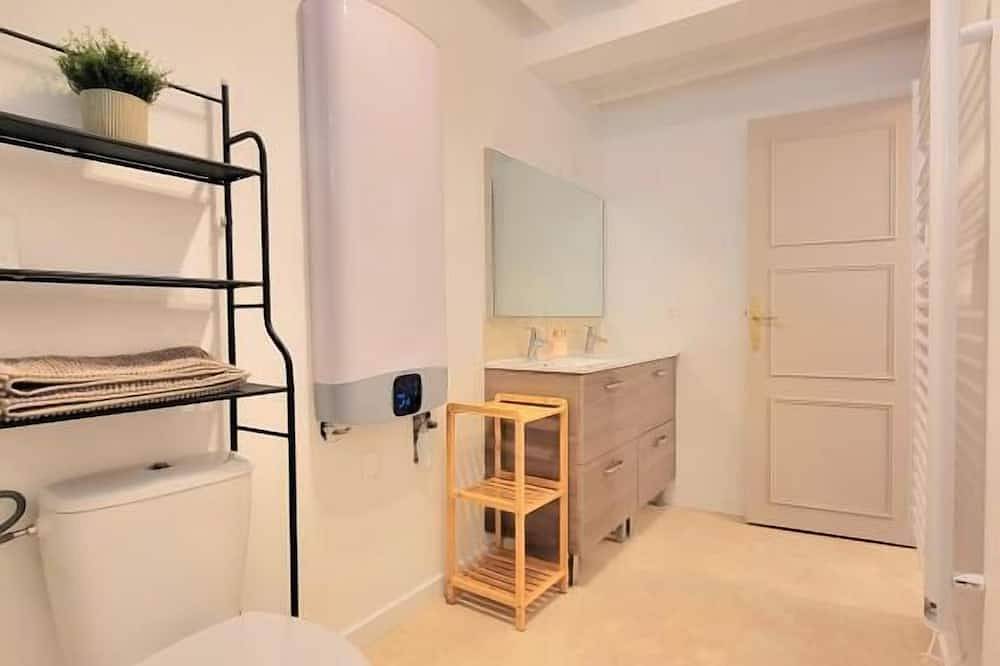 Apartamento entero, La Vie en Rose - Free Household Cleaning - Netflix / Prime / Disney + included in Barentin (Sena Marítimo), Región de Rouen