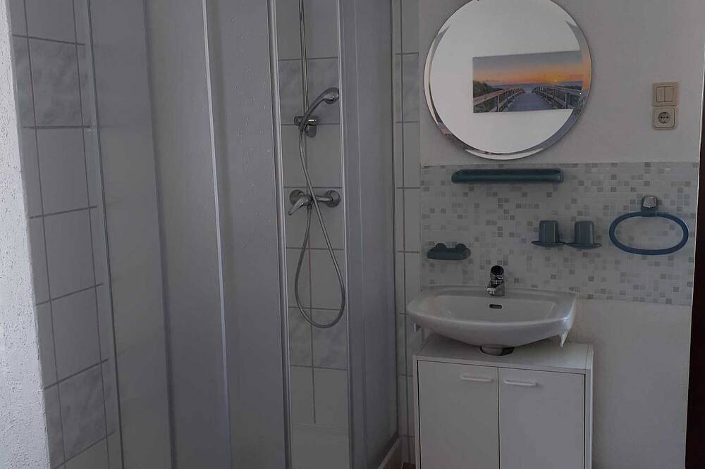 Entire apartment, Ferienzimmer - Haus Ebel/alte Schule in Putgarten, Ruegen