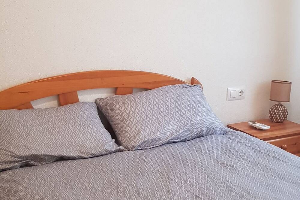 Charmanter Bungalow mit 2 Schlafzimmern und Pool. in Torrevieja, Costa Blanca