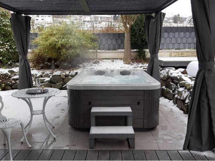 Ferienhaus für 2 Personen, mit Whirlpool und Terrasse sowie Garten in Hessen