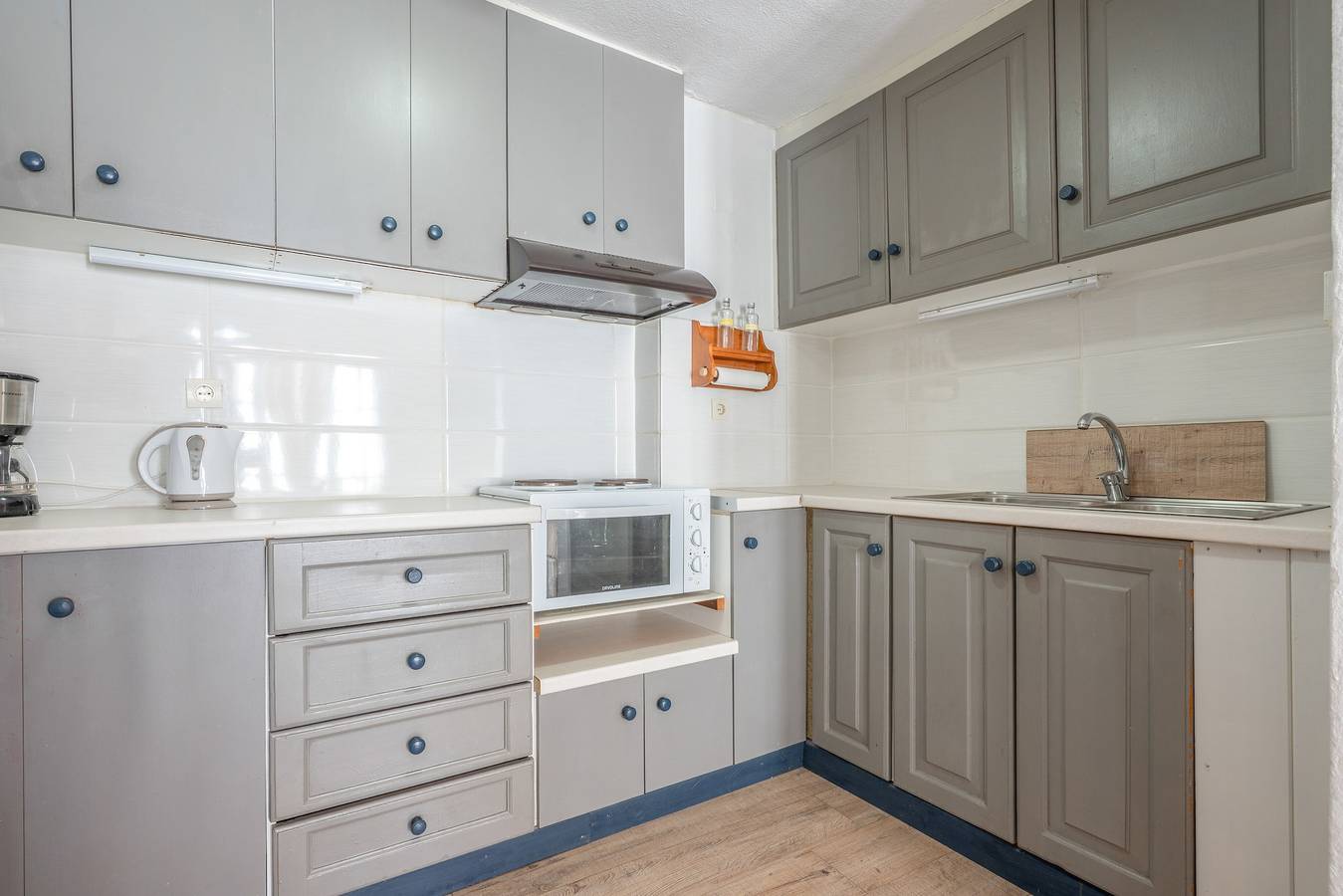Vakantiewoning "Kallithea Beach" bij strand met balkon & Wi-Fi, foto 7