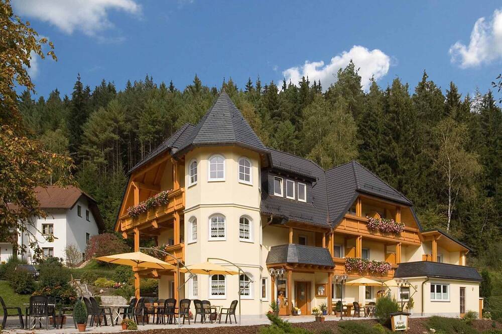 Ganze Wohnung, Modern ausgestattete Ferienwohnung (65qm) in Wallenfels, Frankenwald