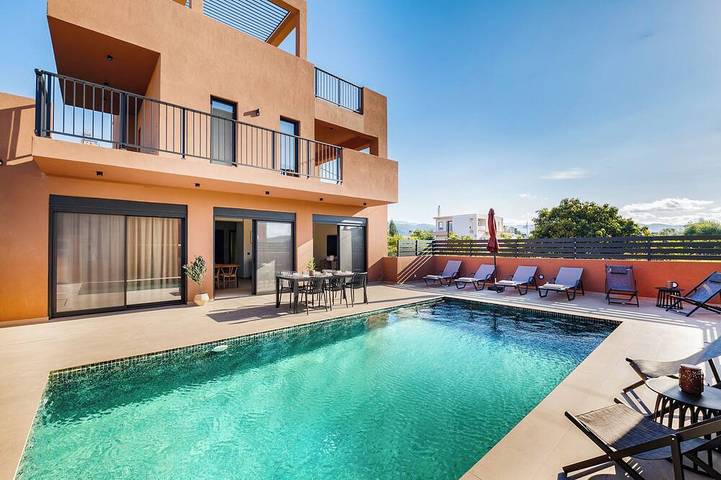 Vacation rental for 10 people, with balcony in Chania