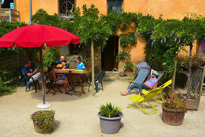 Gîte pour 12 personnes, avec jardin et piscine, animaux acceptés - 1