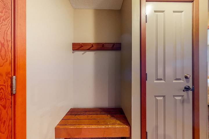 Glamping for 4 people, with pool and sauna as well as balcony and hot tub in Whistler