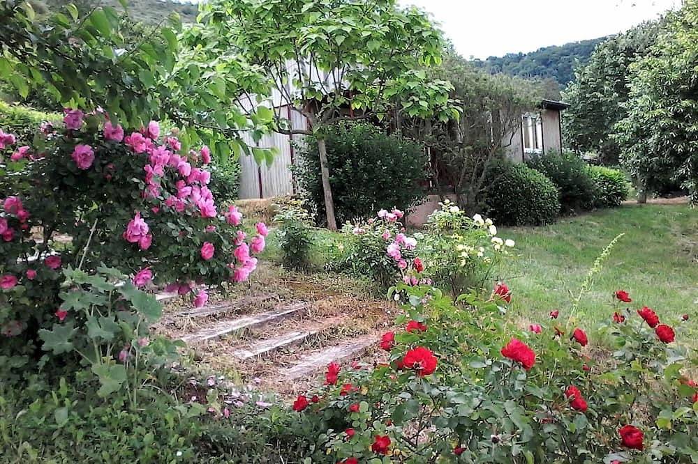 Chalet de la Frégière Palace Manège in Clairvaux-d'Aveyron, Aveyron