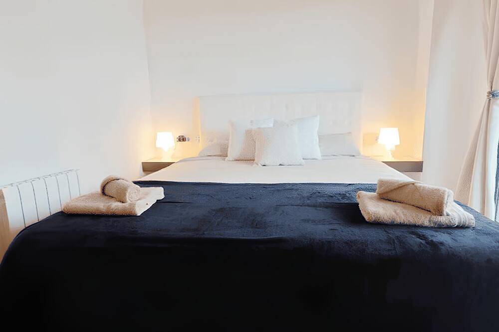 Apartamento entero, Excellent Location 3 Rooms Est. Min. 31 Noches in Badalona, Barcelonés