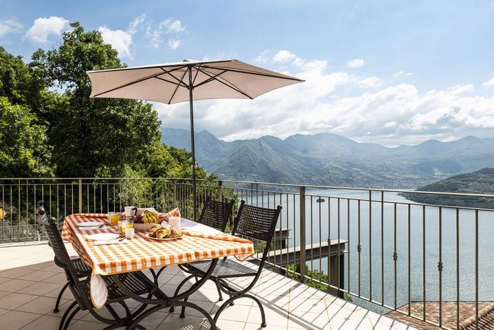 Ferienwohnung für 2 Personen, mit Pool und Garten sowie Seeblick in Italien - 3