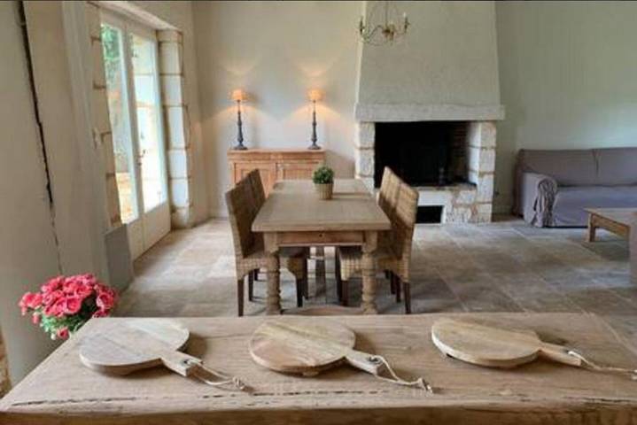 Location de vacances pour 4 personnes, avec Terrasse ainsi que Piscine et Vue à Bourrou