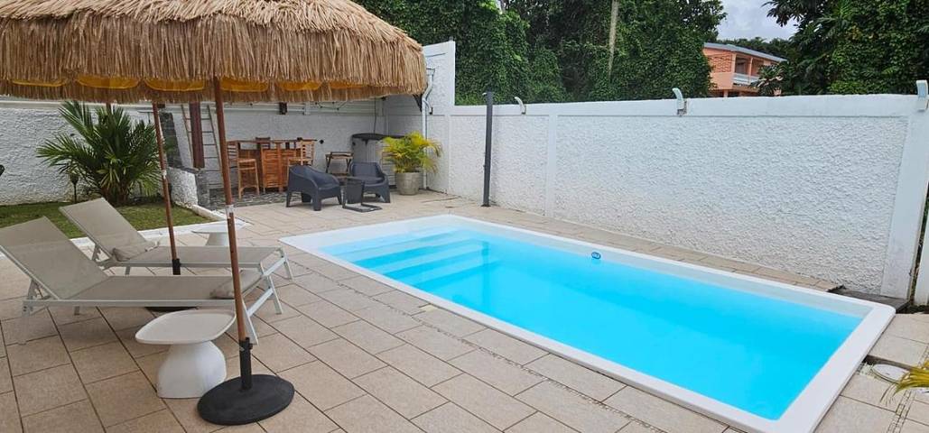 Maison d’hôte pour 4 personnes, avec jacuzzi ainsi que piscine et jardin