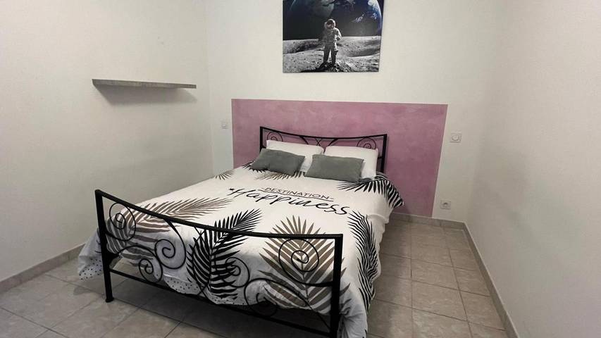 Chambre d’hôte pour 2 personnes, avec Terrasse et Jardin ainsi que Piscine et Vue dans Dentelles de Montmirail - 2