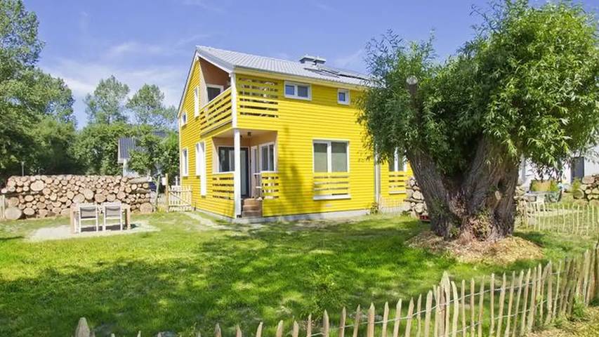 Ferienhaus für 4 Personen, mit Garten und Balkon sowie Sauna