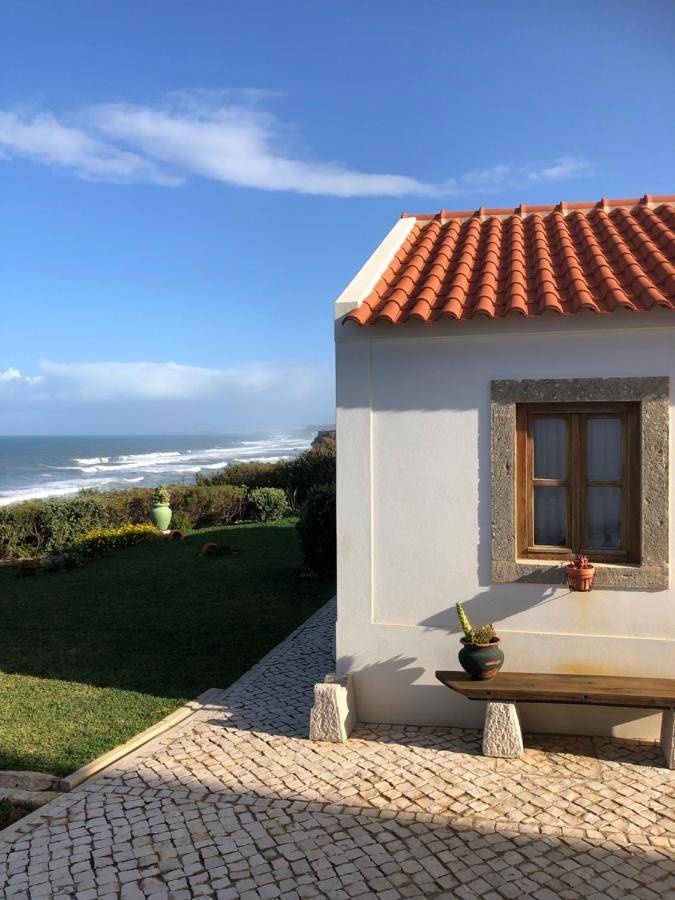 Location de vacances pour 3 personnes, avec jardin ainsi que vue et terrasse à Azenhas do Mar - 2
