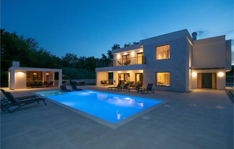 Reizendes Haus, 2 km vom Fluss entfernt: WLAN, Pool, Terrasse und Parkplatz in Imotski, Makarska Riviera