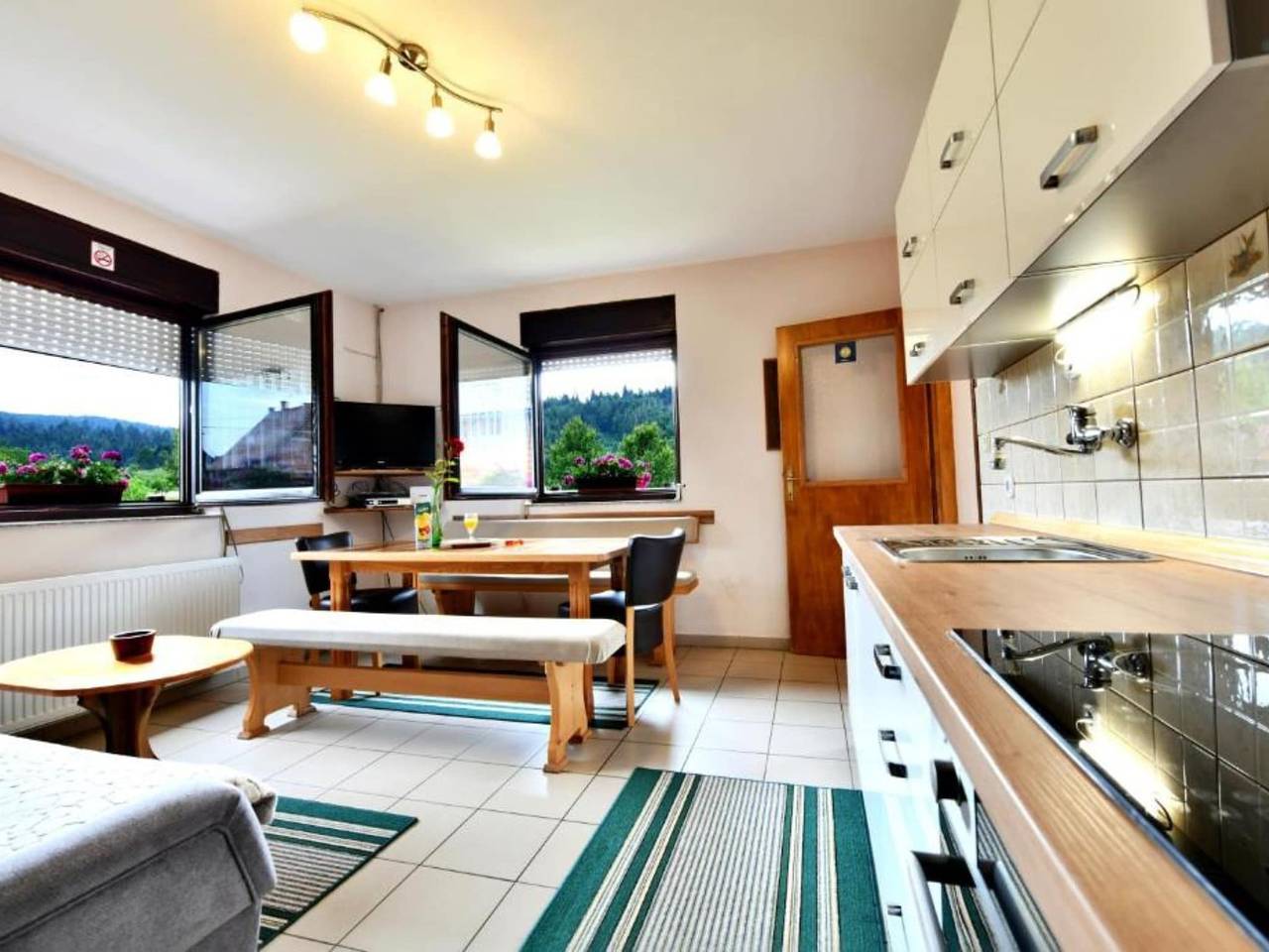 Holiday Apartment Vuković - Three Bedroom Holiday Home With Terrace in Karlovac und Umgebung