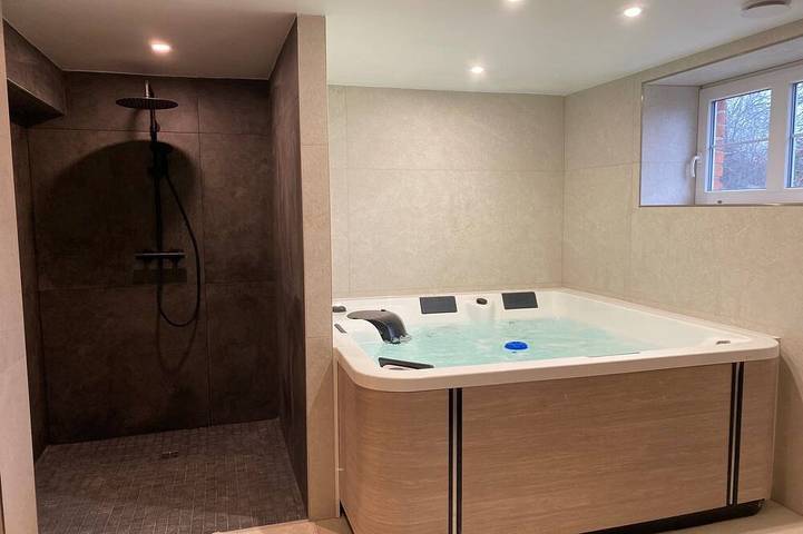 Gîte pour 7 personnes, avec jacuzzi à Hoffen