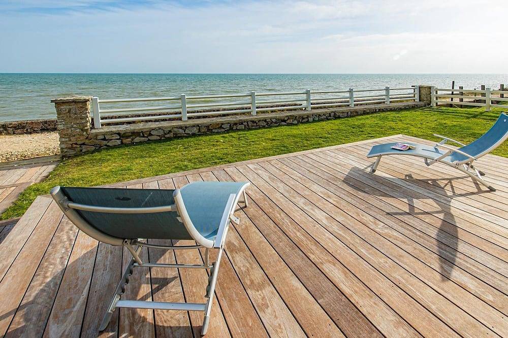 Maison en front de mer avec accès direct à la plage à Quinéville in Quinéville, Région de Cherbourg