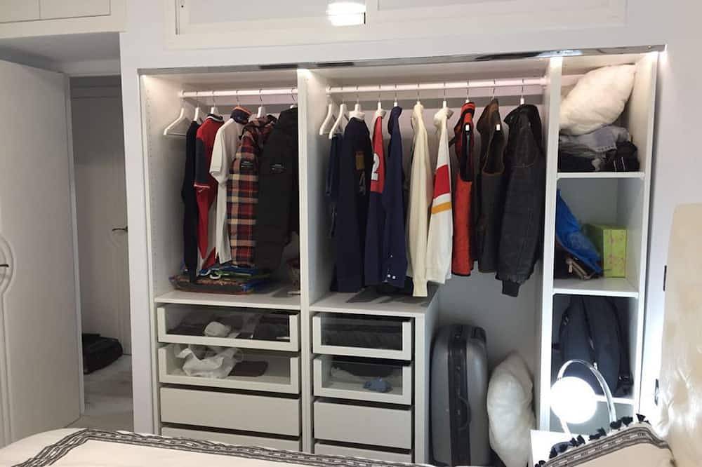 Appartement entier, Plage de première ligne à Cadix. Entièrement rénové en janvier 2017, tout neuf in Playa La Victoria, Cadix