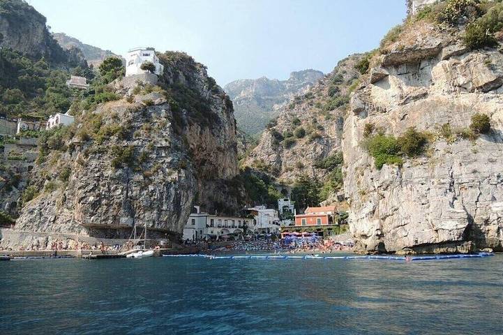 Appartamento intero, Casa San Tommaso studio flat with breathtaking sea view terrace. in Praiano, Sorrento Coast