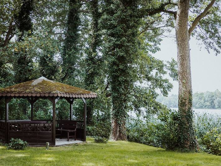 Ferienhaus für 24 Personen, mit Balkon und Whirlpool sowie Terrasse und Garten in Trebbin - 4