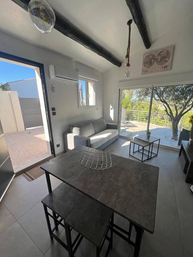 Appartement entier, Mini Villa 30 m2 max 4 personnes in Ensuès-la-Redonne, Côte méditerranéenne (France)