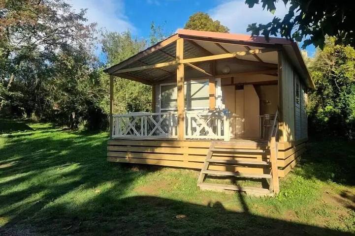 Chalet pour 4 personnes, avec terrasse et piscine, animaux acceptés