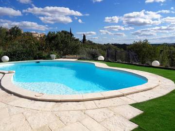Cottage pour 9 personnes, avec vue ainsi que piscine et jardin à Autignac