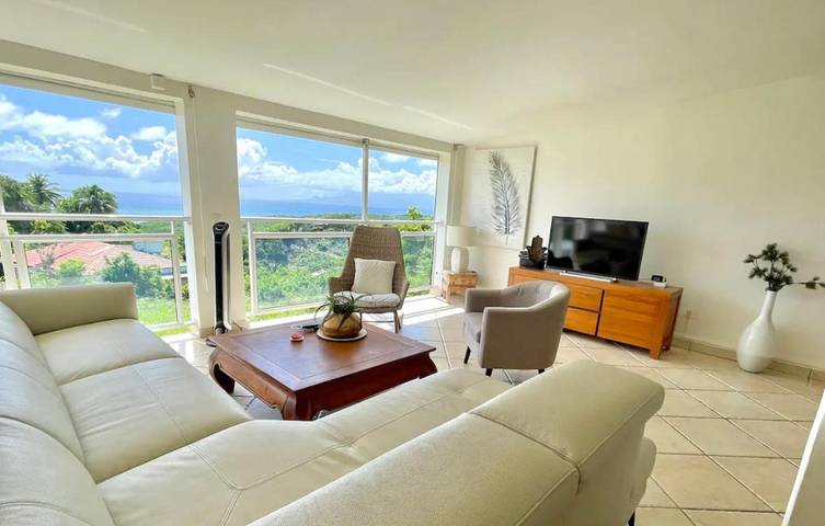 Chambre d’hôte pour 3 personnes, avec balcon ainsi que vue et jardin