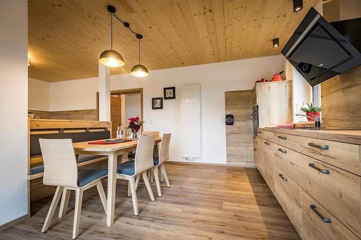 Ferienwohnung für 4 Personen, mit Whirlpool und Balkon sowie Garten - 1